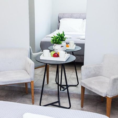 A Spacious Brand New Studio Ideal For 2 A Apartment Athens Luaran gambar